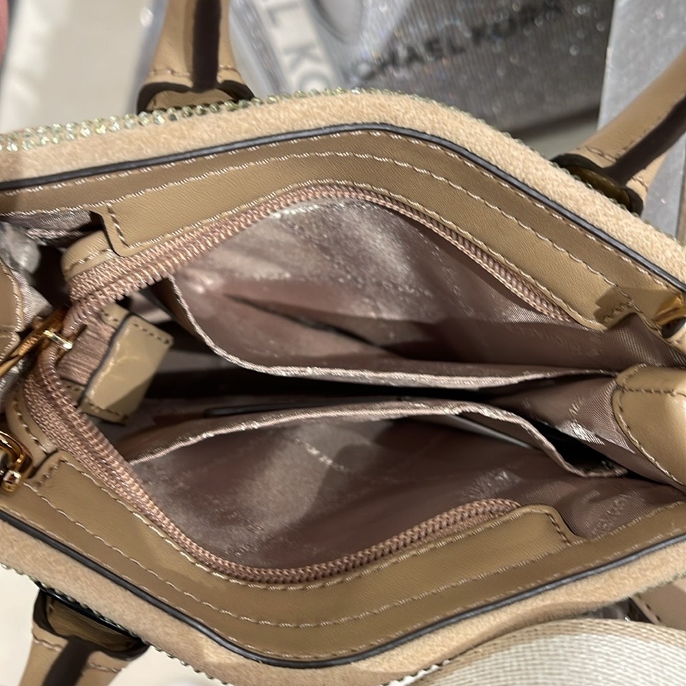 MICHAEL KORS MK
Mirella Extra-Small Logo XS Shopper XBody Leather Crossbody Bag - Picture 14 of 16